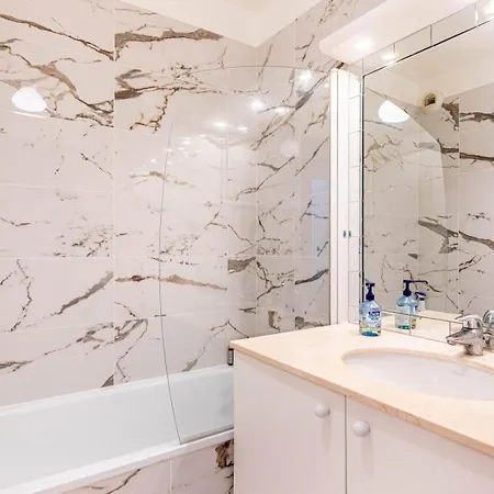 Apartment Guestready - Stylish Hideaway Near Attractions Paris